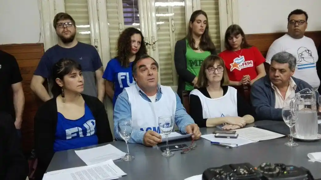 Decidieron juntarse para pelear contra las políticas del Gobierno nacional que atacan “el sistema educativo y el entramado social del país”