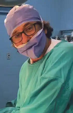 Recibió el alta el especialista en urología Fontana, y sigue el aislamiento en su casa