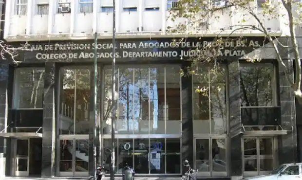 La Plata: El Colegio de Abogados rechazó que los abogados rindan examen para poder ejercer