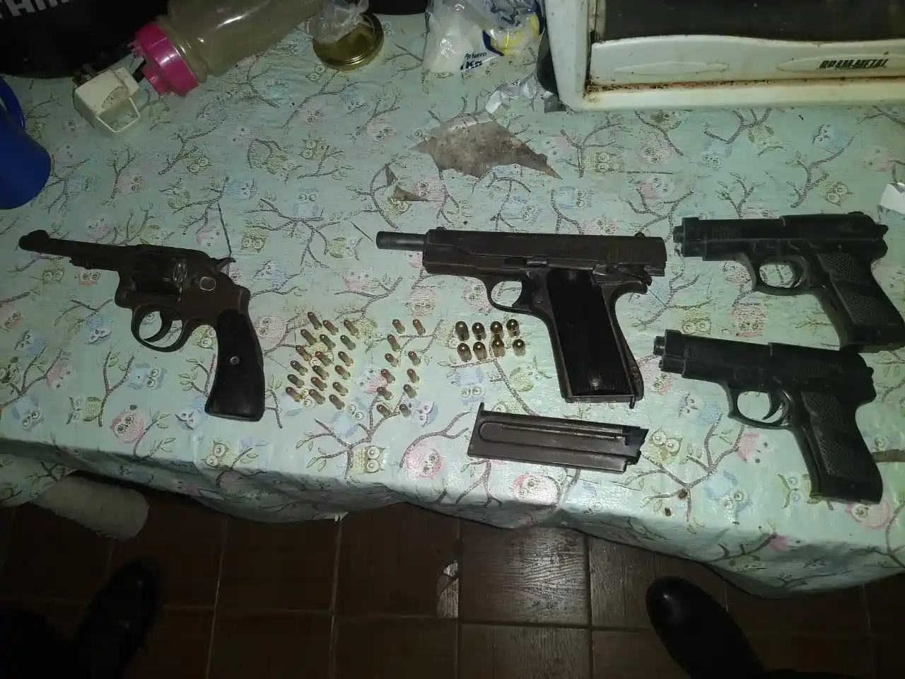 Detenidos y secuestro de armas de fuego en el norte de la ciudad