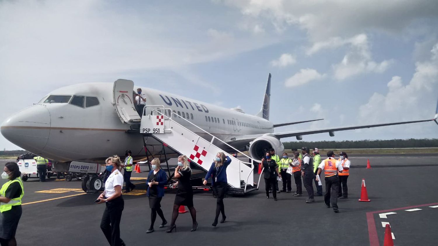 United Airlines inauguró sus vuelos entre Los Ángeles y Cozumel