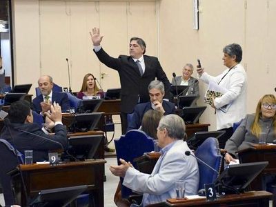 Desarrollo económico, regulación de
tierras y acceso a alimentos nutritivos