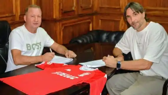 Diego Martínez fue presentado en su regreso a Parque Patricios