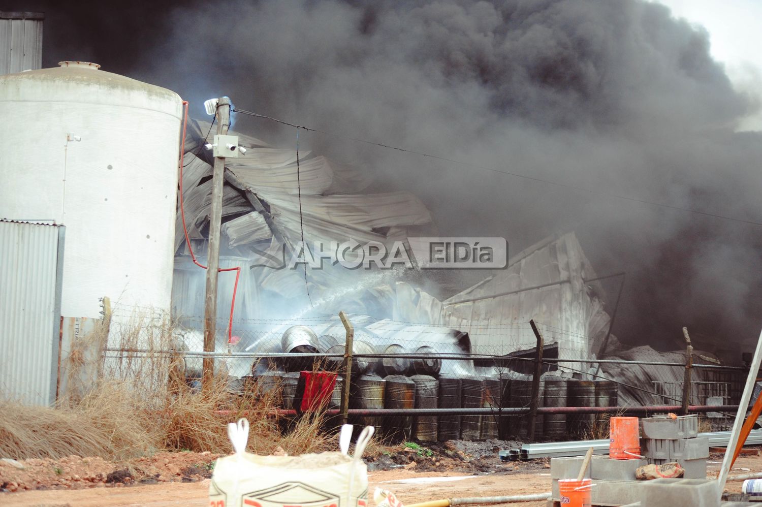Así quedó la fábrica que se incendió en el Parque Industrial