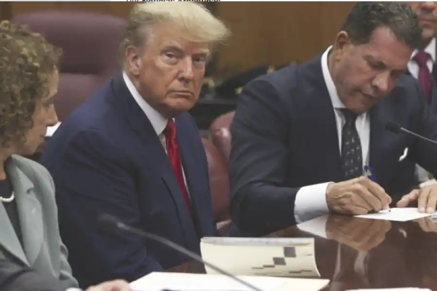 Donald Trump se declaró no culpable de 34 cargos, fue arrestado y luego quedó libre