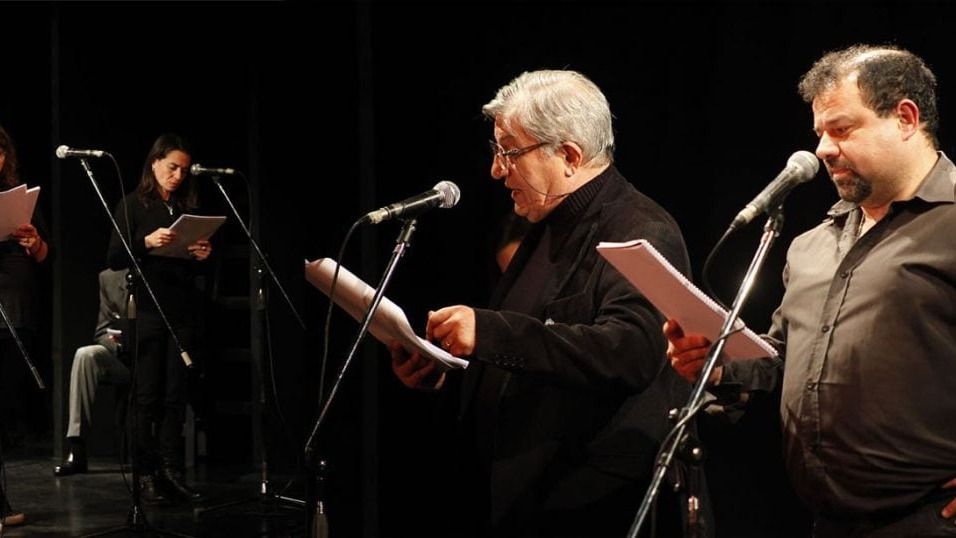 El grupo teatral marplatense fue creado en 2010 por el actor Emilio Comte, y desde entonces ha llevado adelante una ininterrumpida labor artística y cultural.