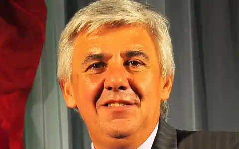 "180 mil pesos por mes es poco lo que estoy cobrando, no voy a donar nada", aseguró el intendente de Monte Hermoso