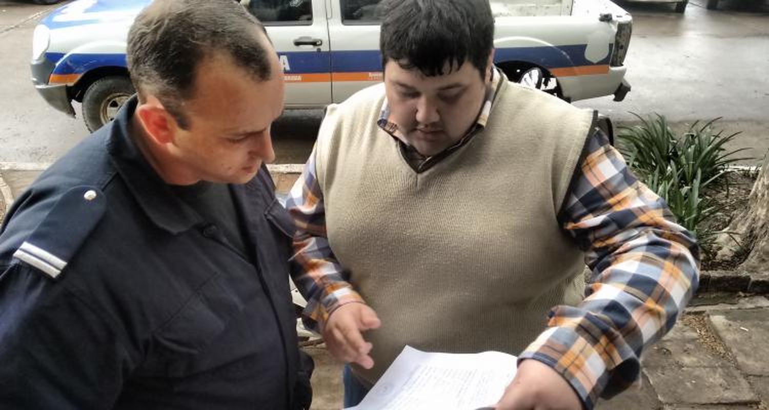 La policía salió en busca de los concejales para que den quórum