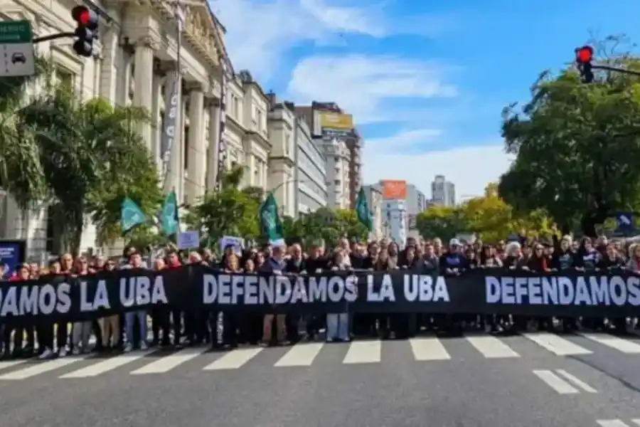 El rector de la UBA salió a hacerle fuertes advertencias a Milei: “Con el veto al financiamiento se hipoteca el futuro”