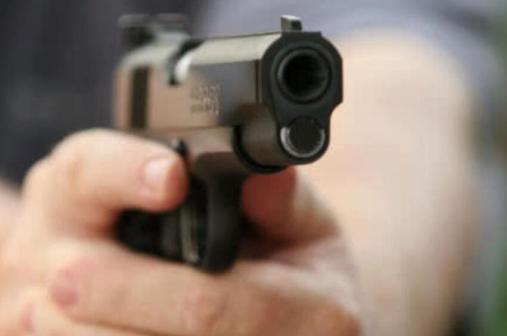 Doble femicidio y un herido en La Plata: un policía mató a su ex pareja y ex cuñada