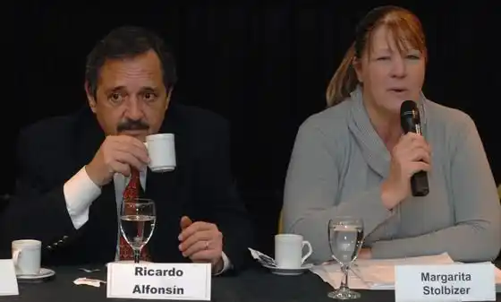 Alfonsín se termina de alejar de Cambiemos y busca con Stolbizer generar un armado "progresista"