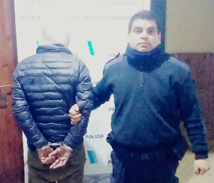 En patrullaje, personal policial dió con un sujeto que tenía pedido de captura por disturbios