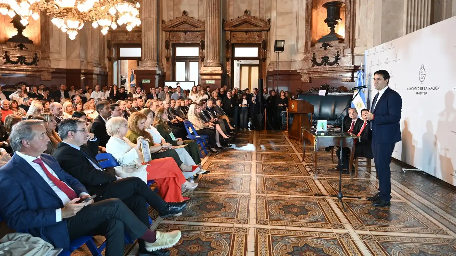 Maximiliano Abad distinguido como el Mejor Senador del Año