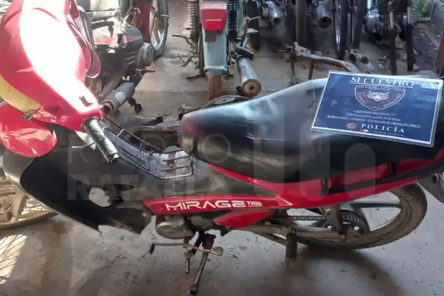 Desde el Centro de Monitoreo, lo vieron en moto llevando un arma de fuego: quedó detenido