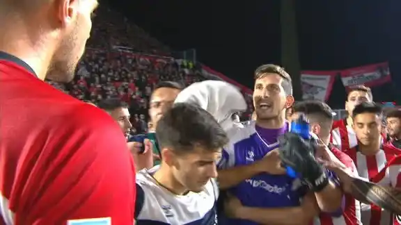 La emotiva reflexión del arquero de Gimnasia tras los repudiables insultos de los hinchas de Estudiantes