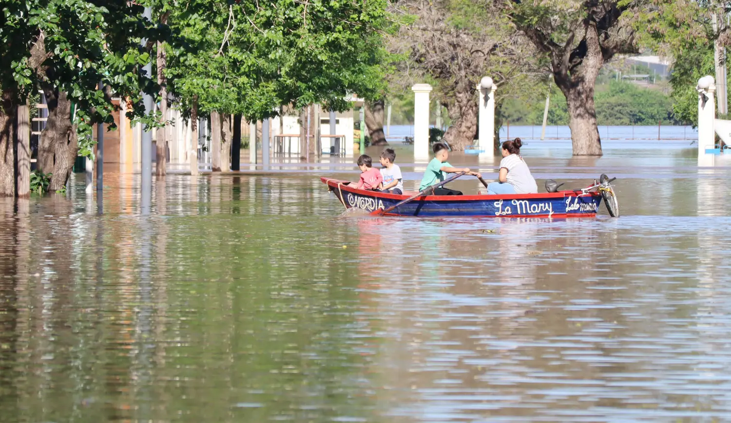 La provincia coordina con municipios de las costas de  Paraná y Uruguay el envío de asistencia ante las lluvias