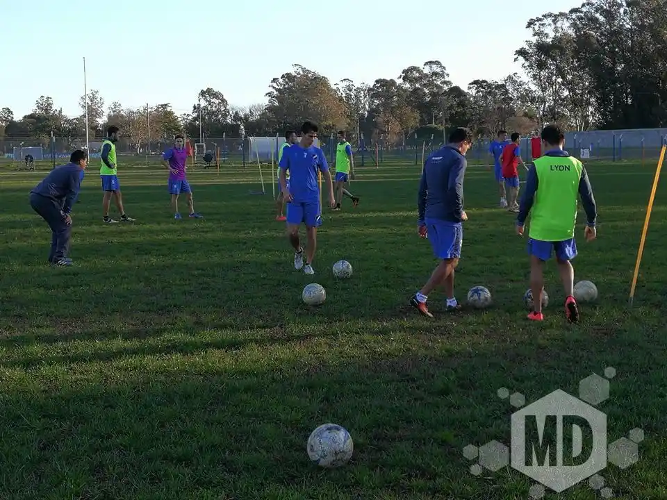 Sin hacer fútbol, Alvarado viaja a La Pampa