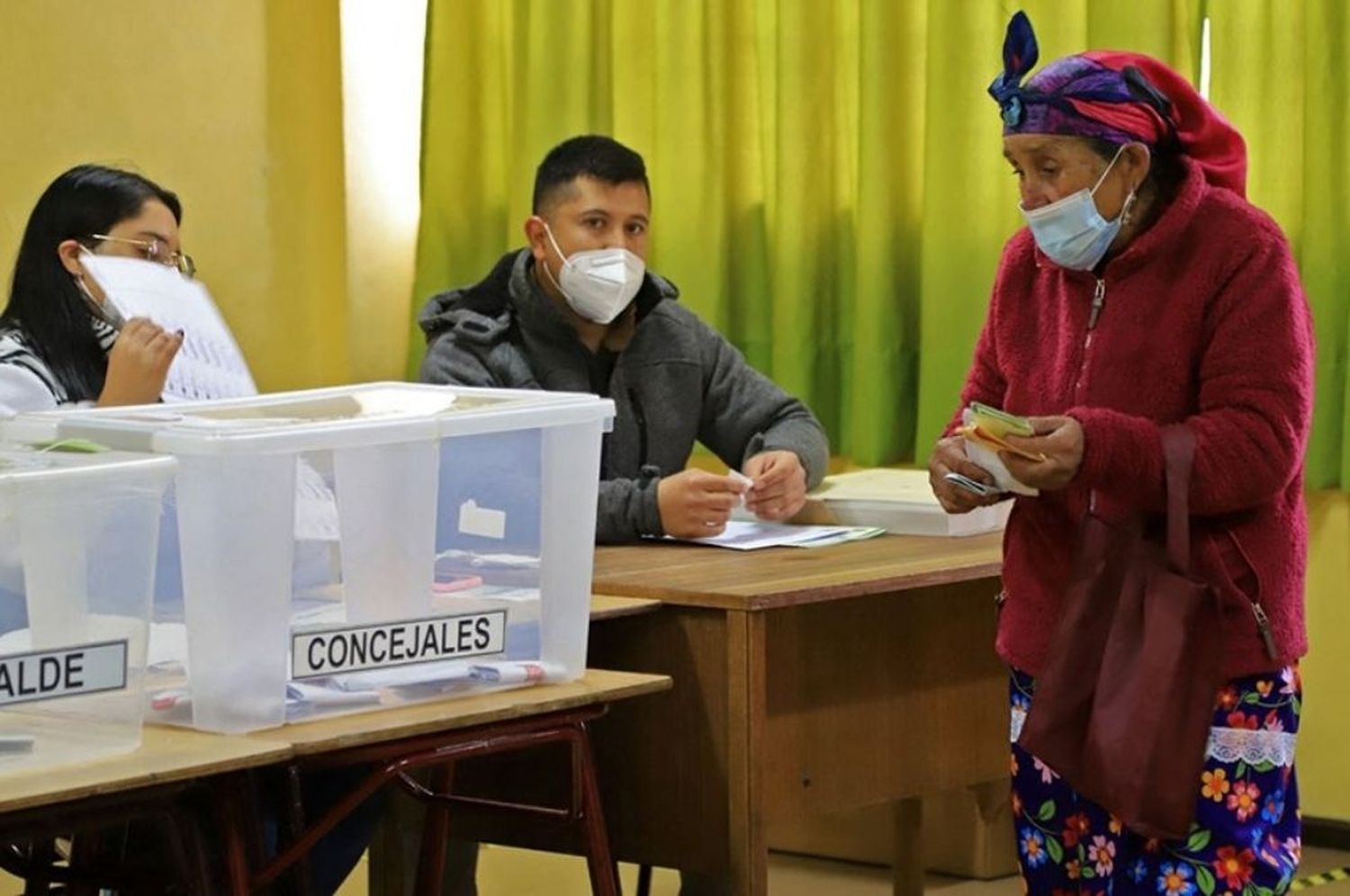 Con protocolos, los los chilenos podrán votar en la Argentina