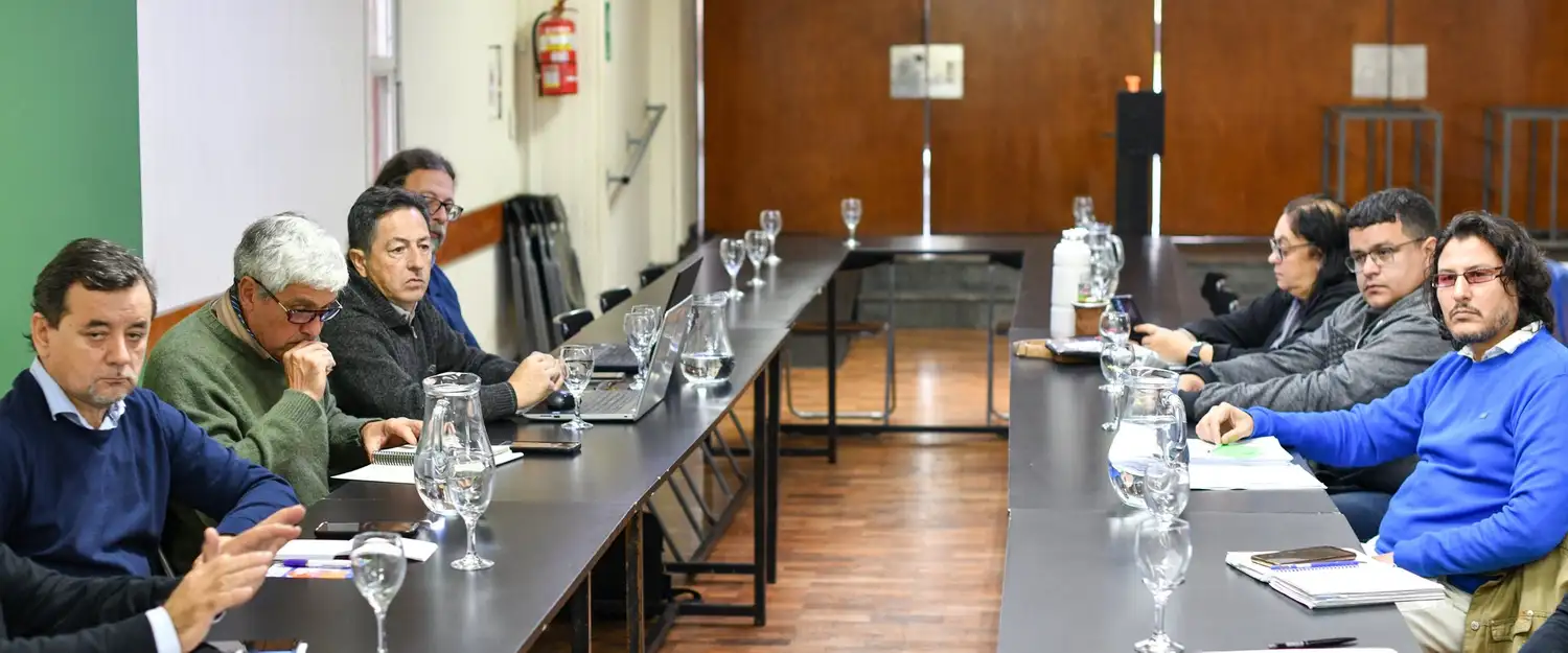 El CGE y los gremios abordaron el nomenclador de cargos docentes