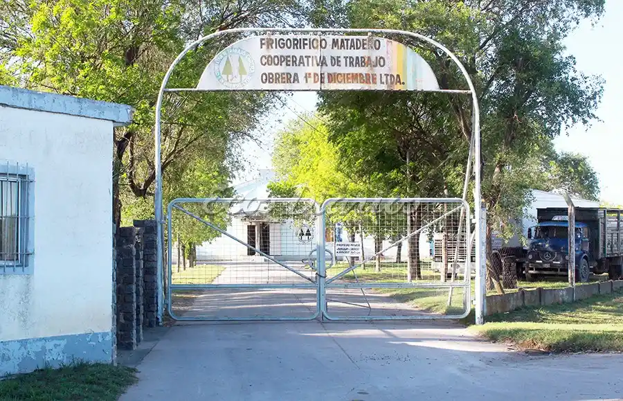 Matadero Municipal. Lo explota la Cooperativa de Trabajo 1º de Diciembre