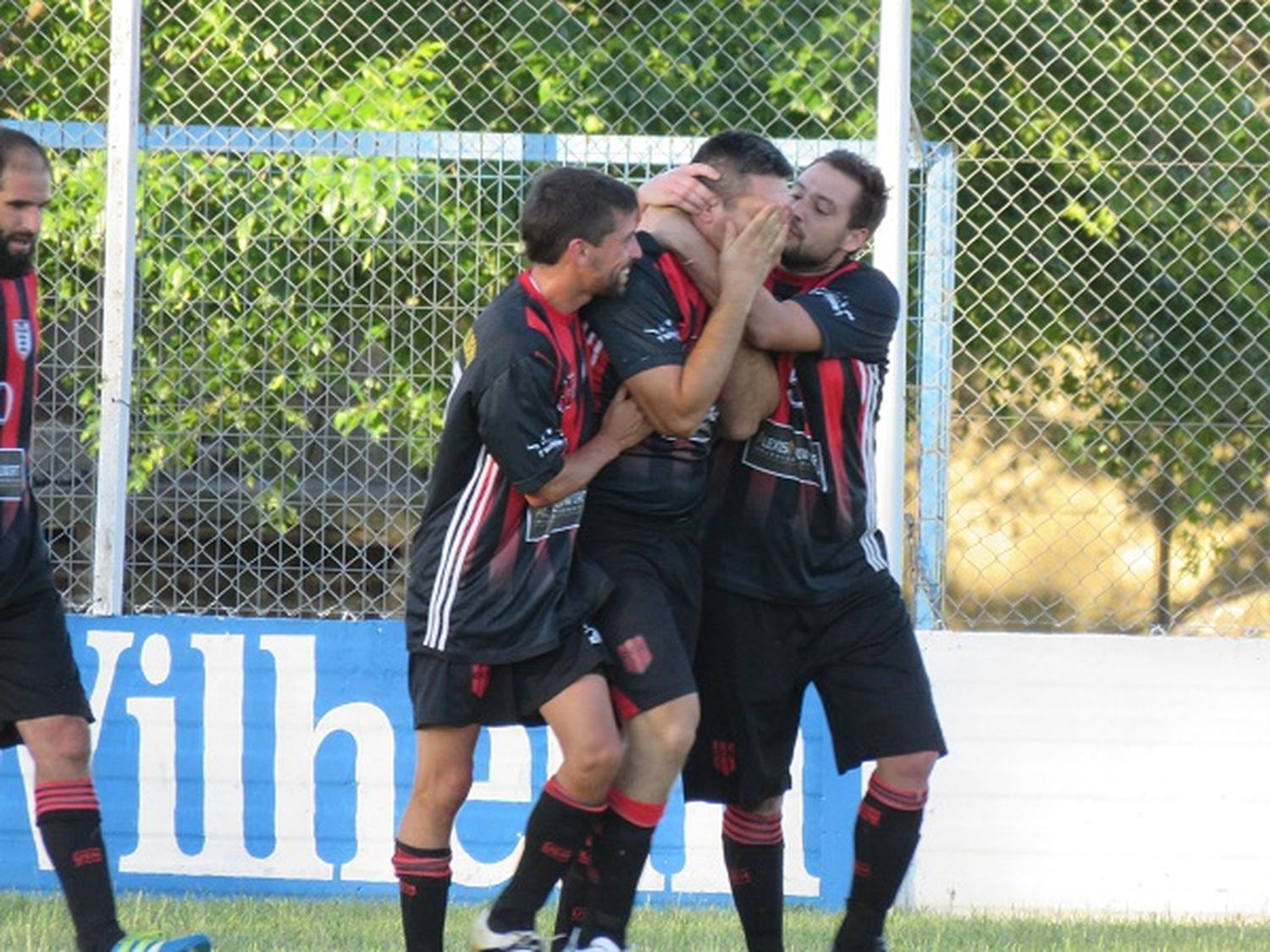Central Entrerriano se lo dio vuelta a Deportivo y es finalista