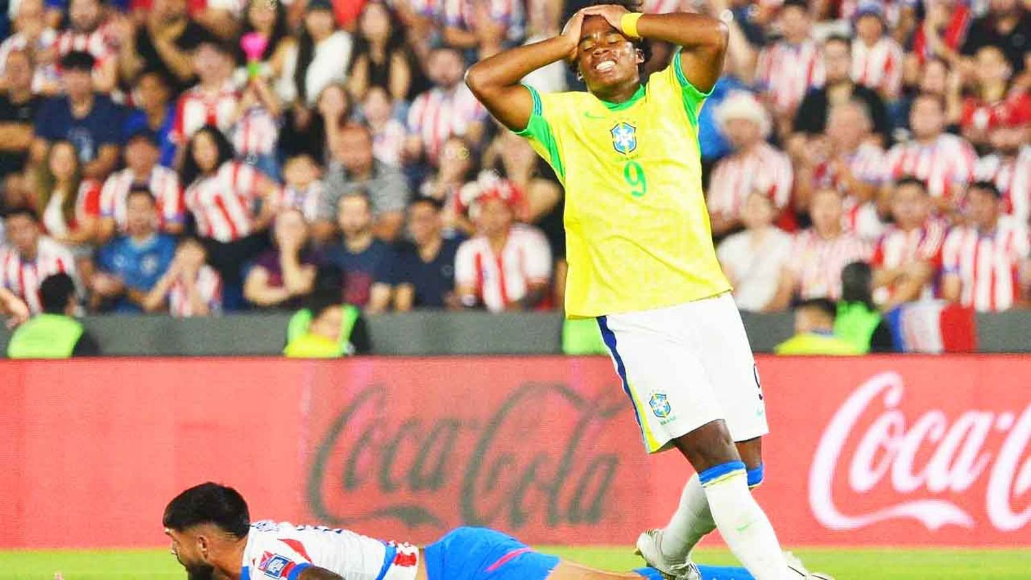 La selección de Chile recibe a Brasil en un duelo de necesitados