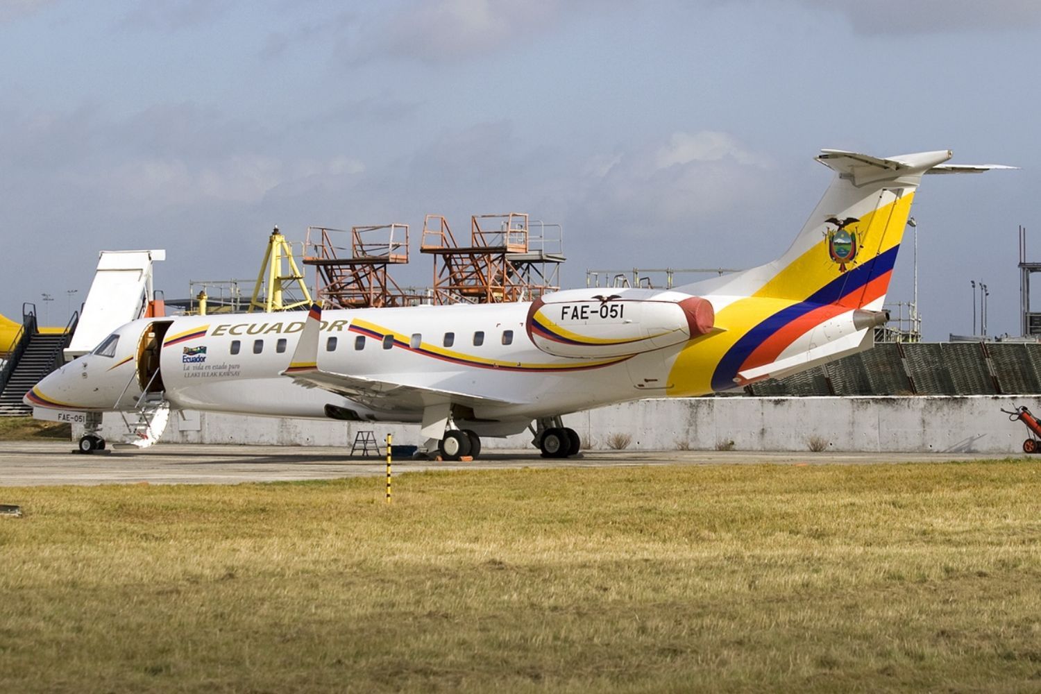 El gobierno de Ecuador pone a la venta el Embraer Legacy de la flota presidencial