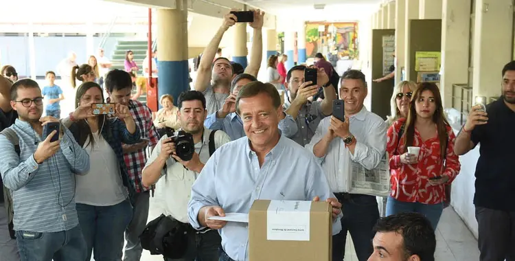El radical Rodolfo Suárez es el nuevo gobernador de Mendoza