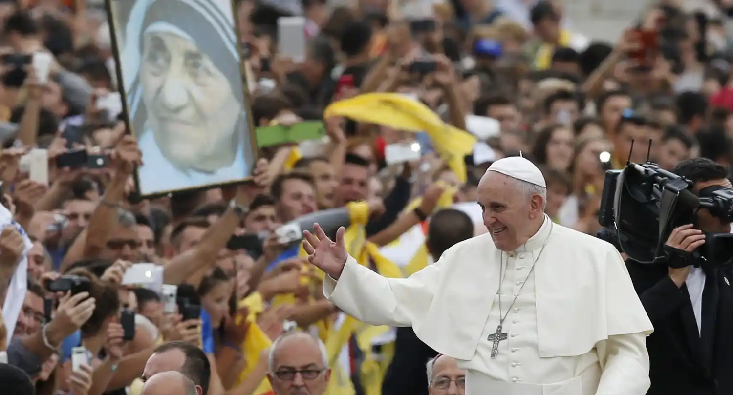 Francisco proclamó Santa a la madre Teresa de Calcuta