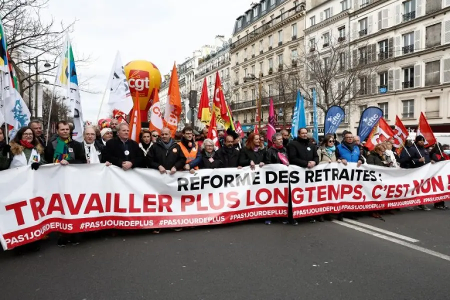 Francia vivió una nueva jornada de masivas protestas contra la reforma previsional