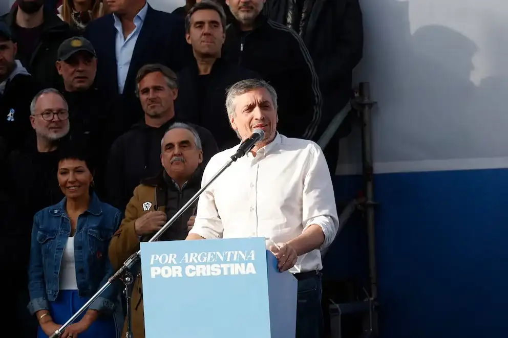 Máximo Kirchner lanzó un duro mensaje a la interna del PJ en el banderazo por CFK