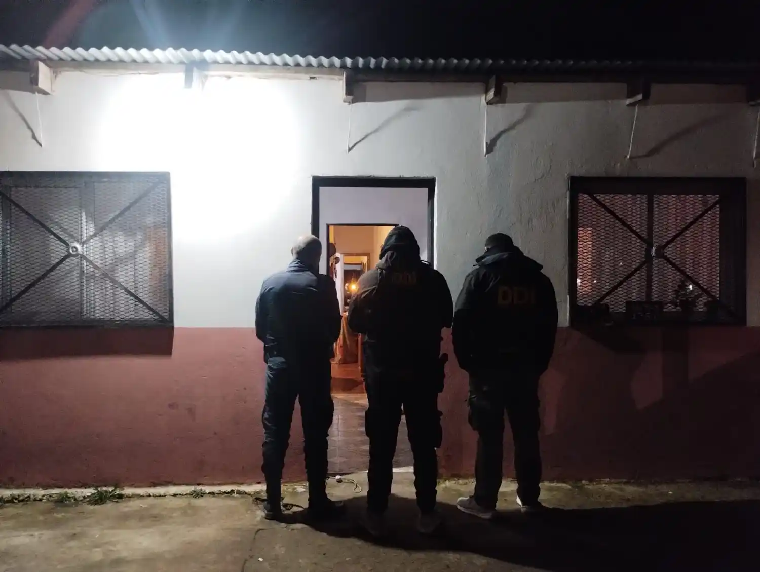 Se realizaron allanamientos por el caso del asalto al vivero Santa Isabel.