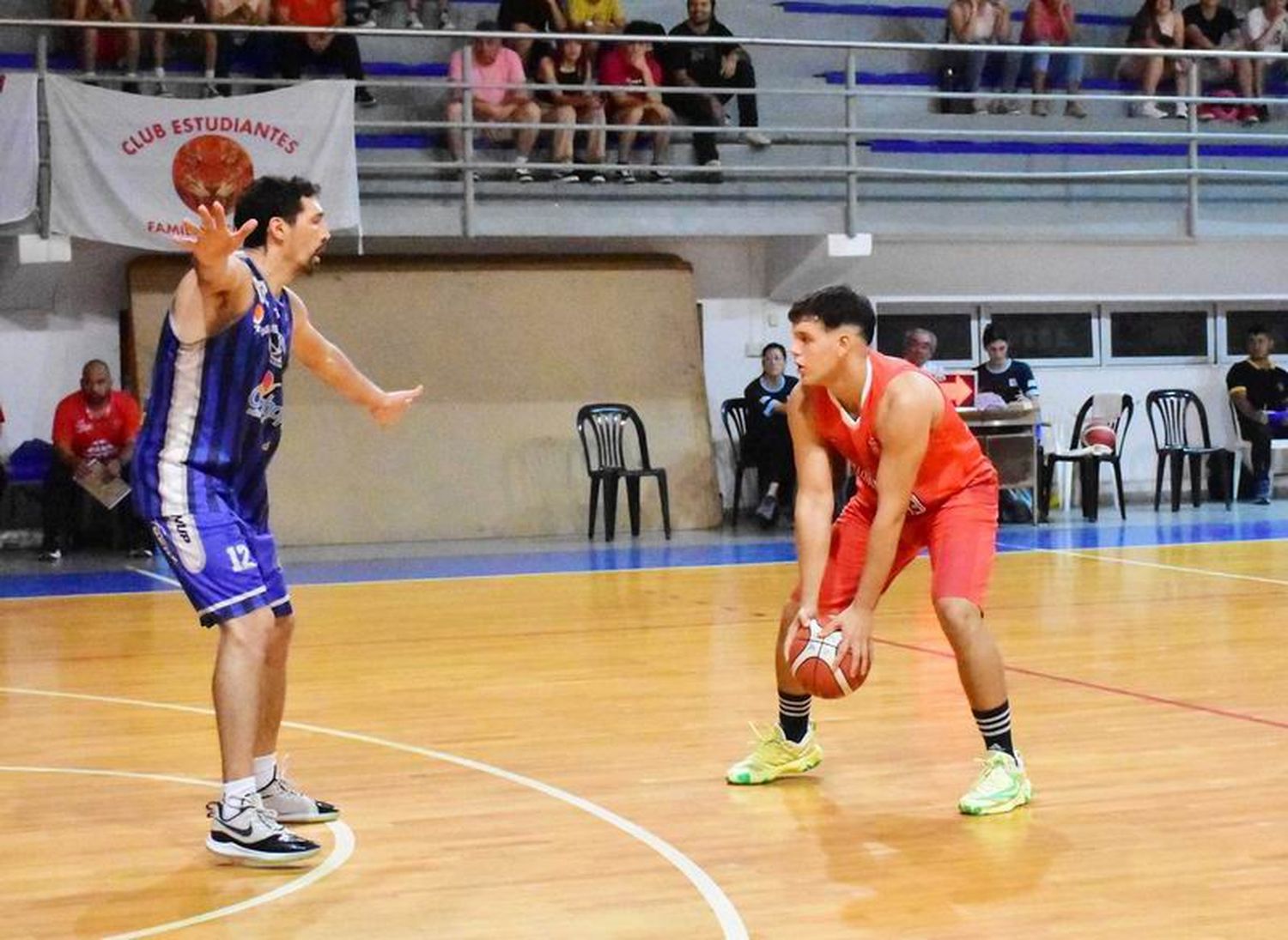 Estudiantes festejó en
su visita a Sol de América