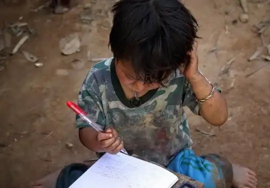 Desigualdad educativa: más de la mitad de los niños y adolescentes argentinos tiene vulnerado al menos un derecho