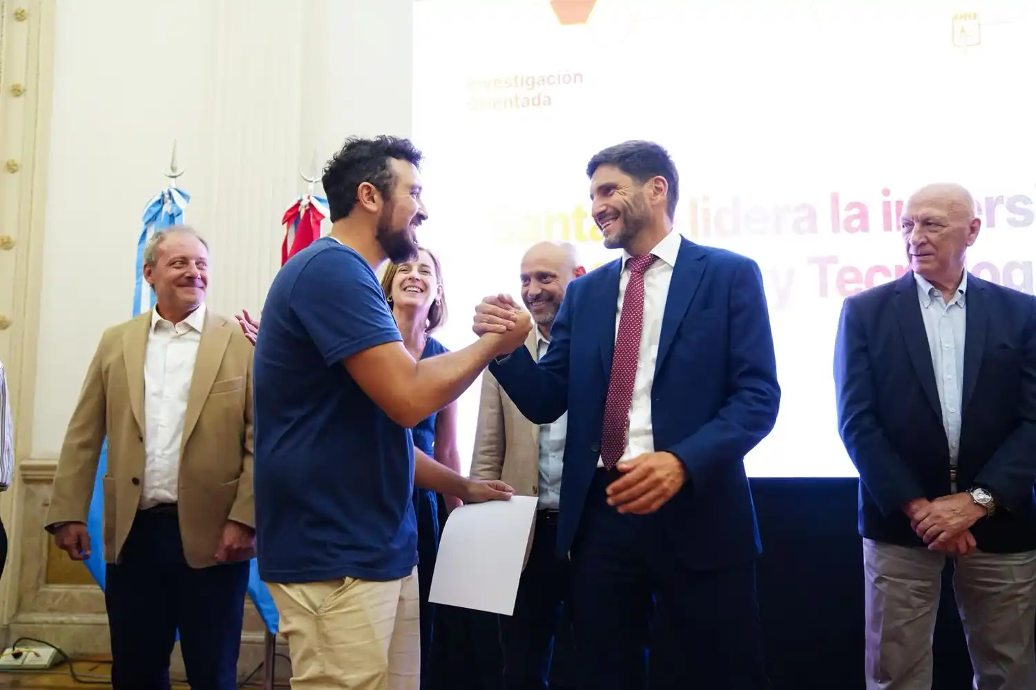 Pullaro encabezò entrega de certificados