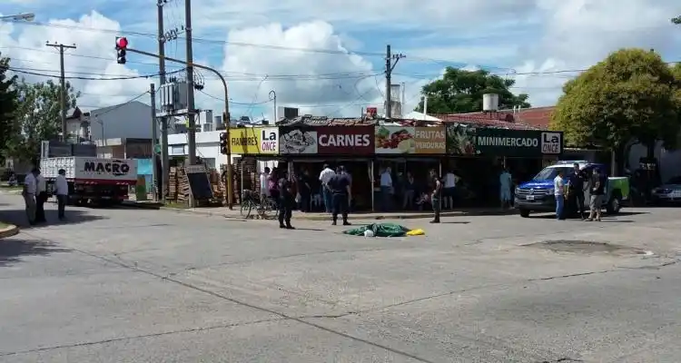 Accidente fatal: Camión atropelló a una mujer en Sarmiento y Caseros