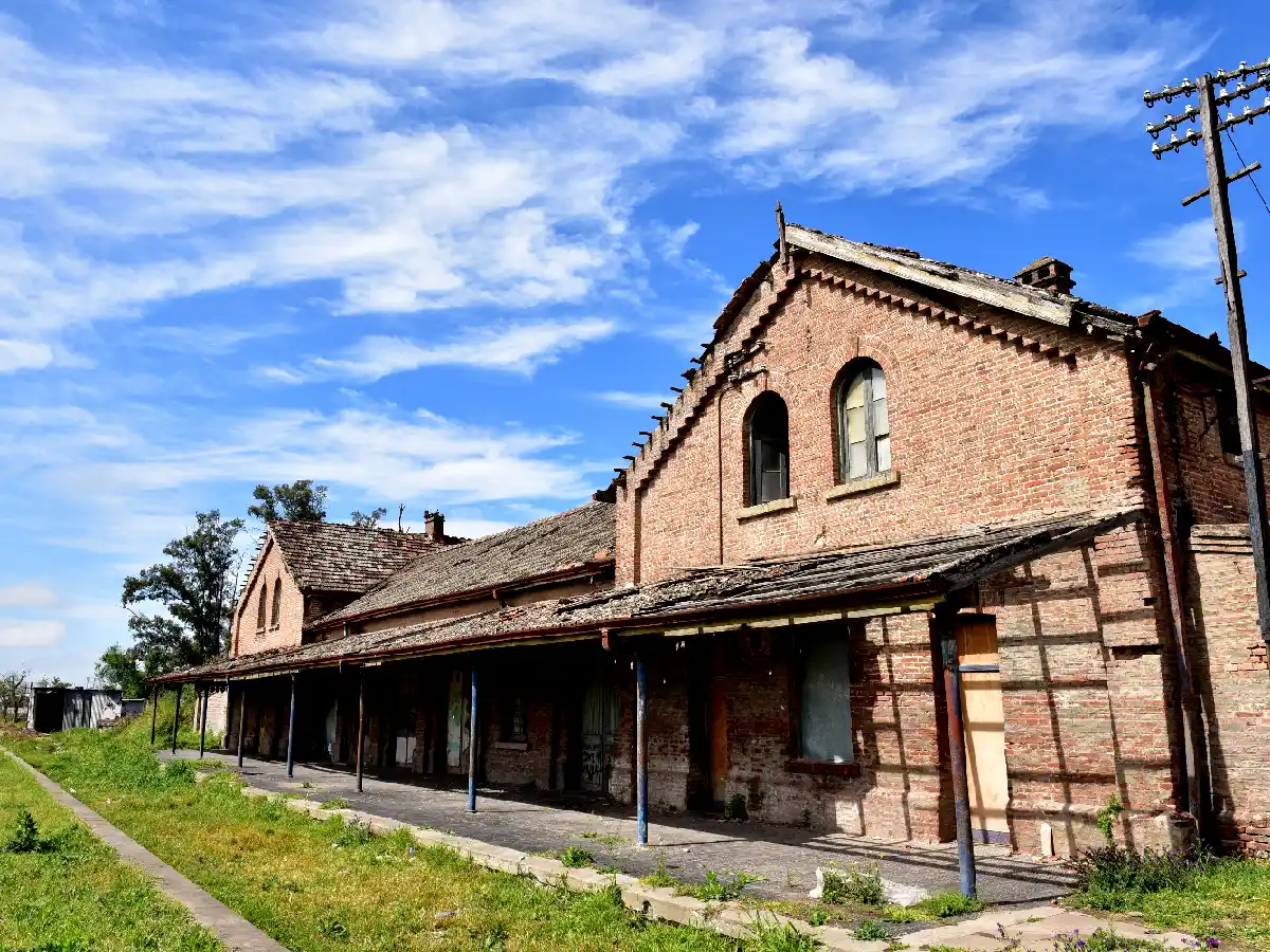 Pro Riel planteó a la Provincia  su preocupación por el estado de la Estación Mitre 