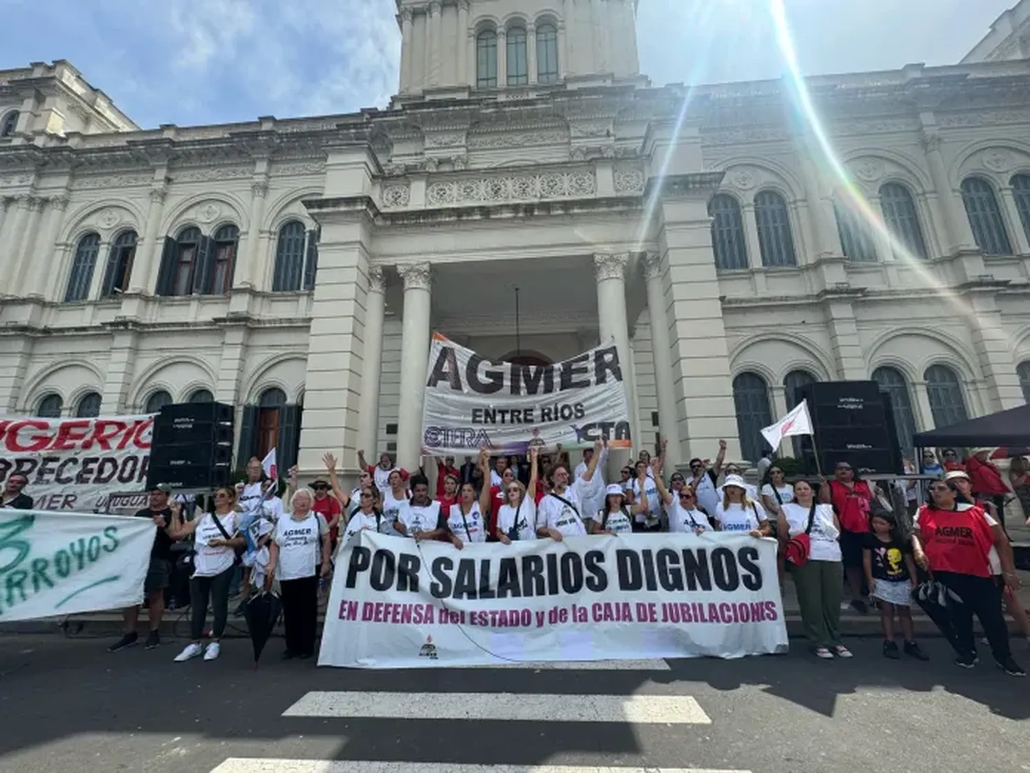 AGMER se movilizó en Paraná en el primer día de clases