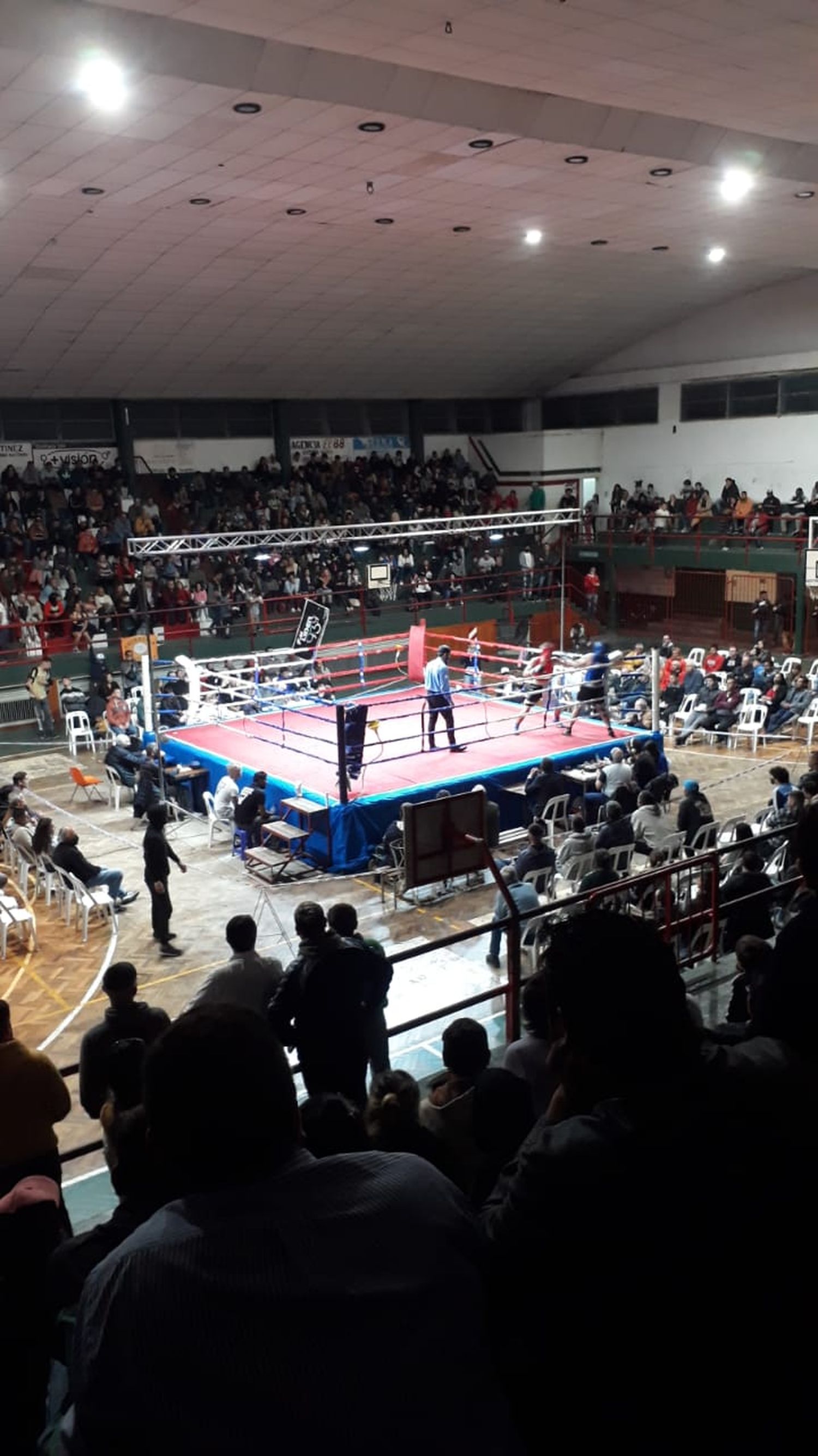 El polideportivo de Unión fue escenario del festival boxístico.