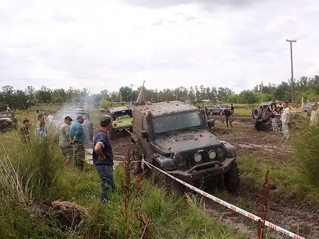 A puro barro y camaradería: Gualeguay vive el 8º Encuentro Nacional de Jeeperos