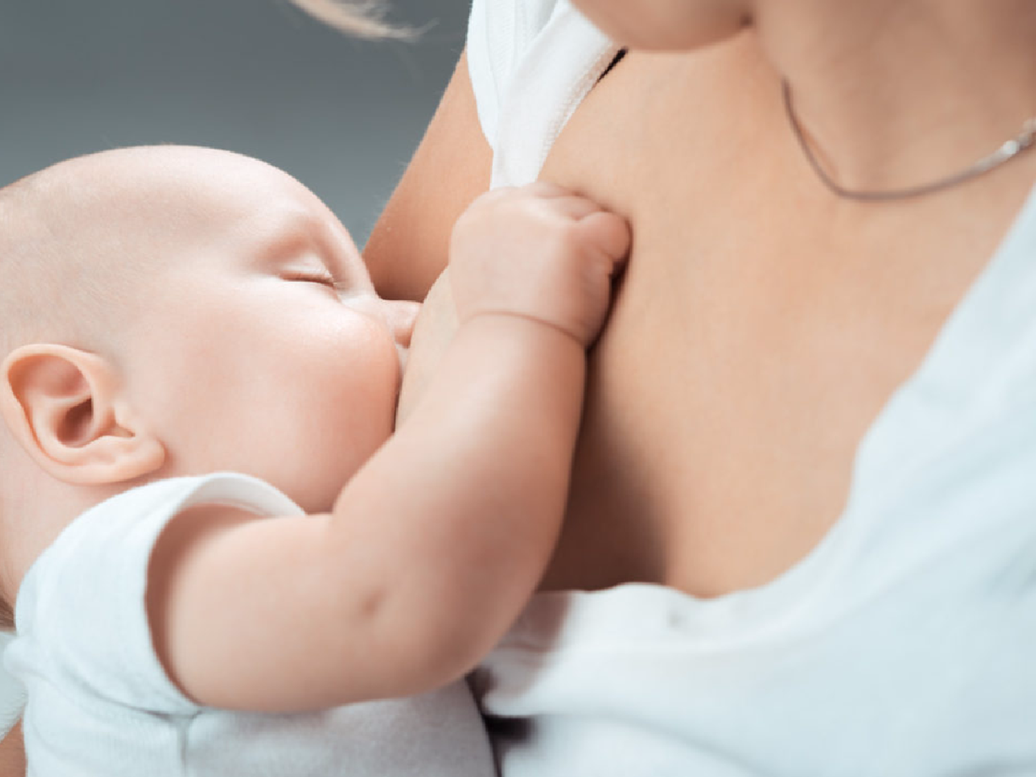 ¿Se debe suspender la lactancia cuando la mamá sufre infecciones?