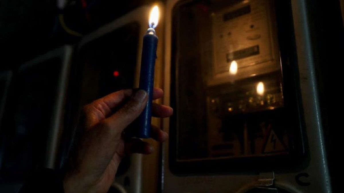 Ecuador restablece energía en varias provincias tras falla eléctrica