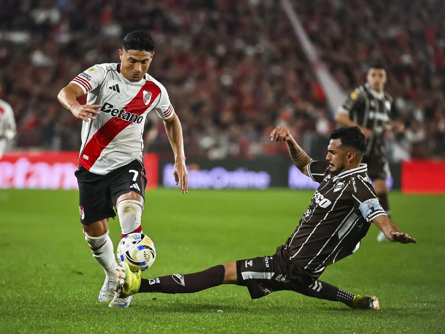 Salas convirtió el segundo gol para River.