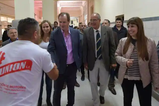 Bordet aseveró que se encienden "luces amarillas" al hablar de la economía nacional