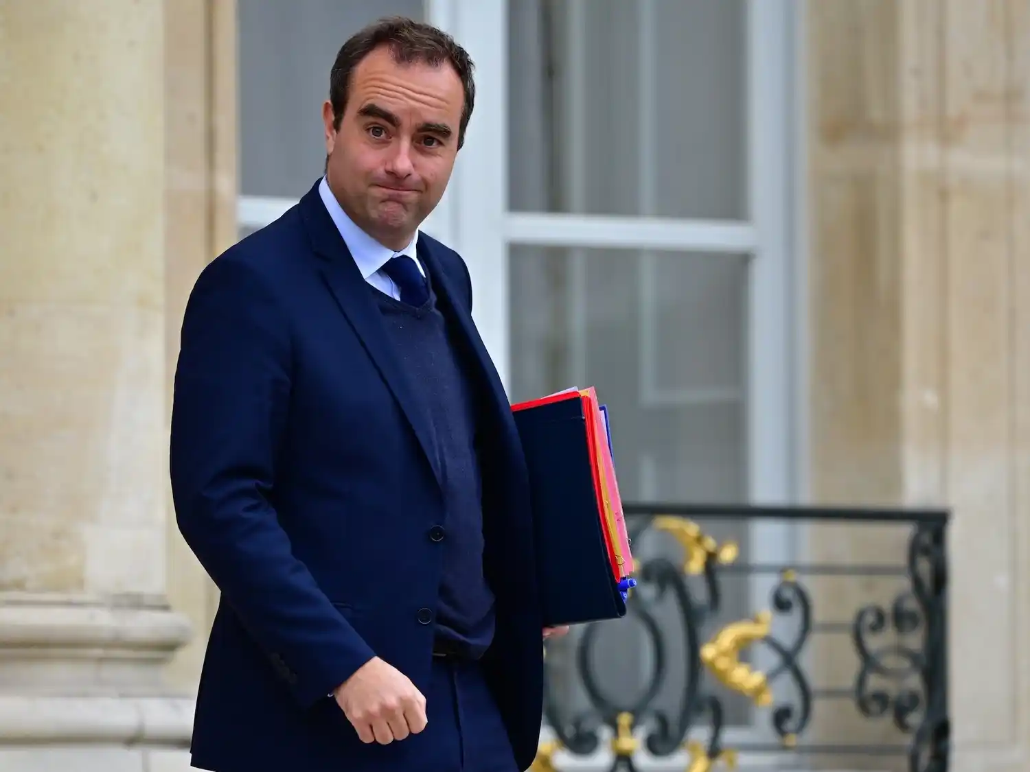 El premier francés suspendió la reforma de las pensiones hasta las presidenciales