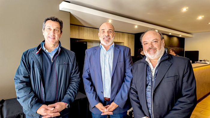 En el acto. Arturo Rojas, Juan Carlos Peralta y Pablo Palacio