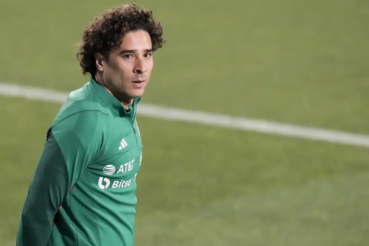Memo Ochoa analiza su futuro mientras se prepara para la Copa Oro/ Los Angeles Times