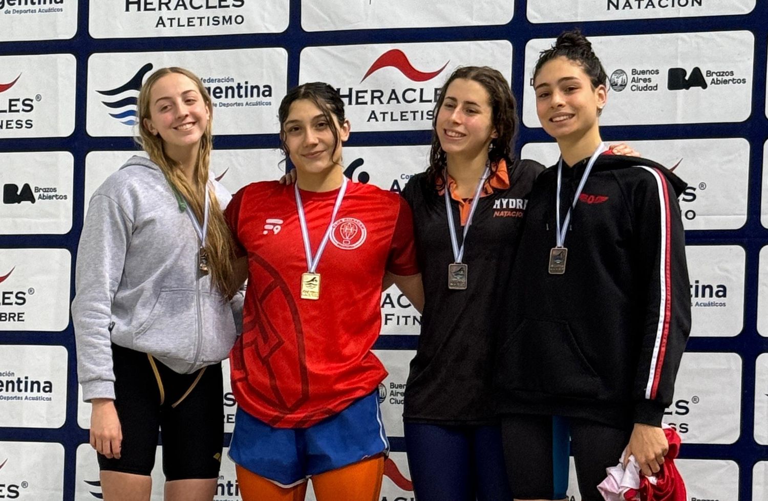 Guadalupe Angiolini con su medalla de oro. Campeona nacional juvenil