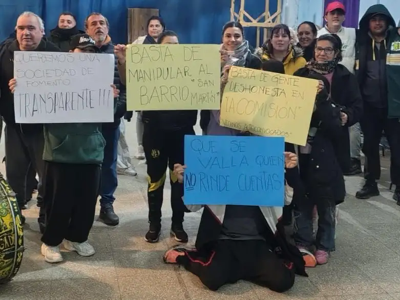 Vecinos del barrio San Martín exigen cambios en la Sociedad de Fomento y reclaman una asamblea urgente