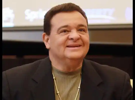 El salsero Richie Ray pide oraciones por su salud